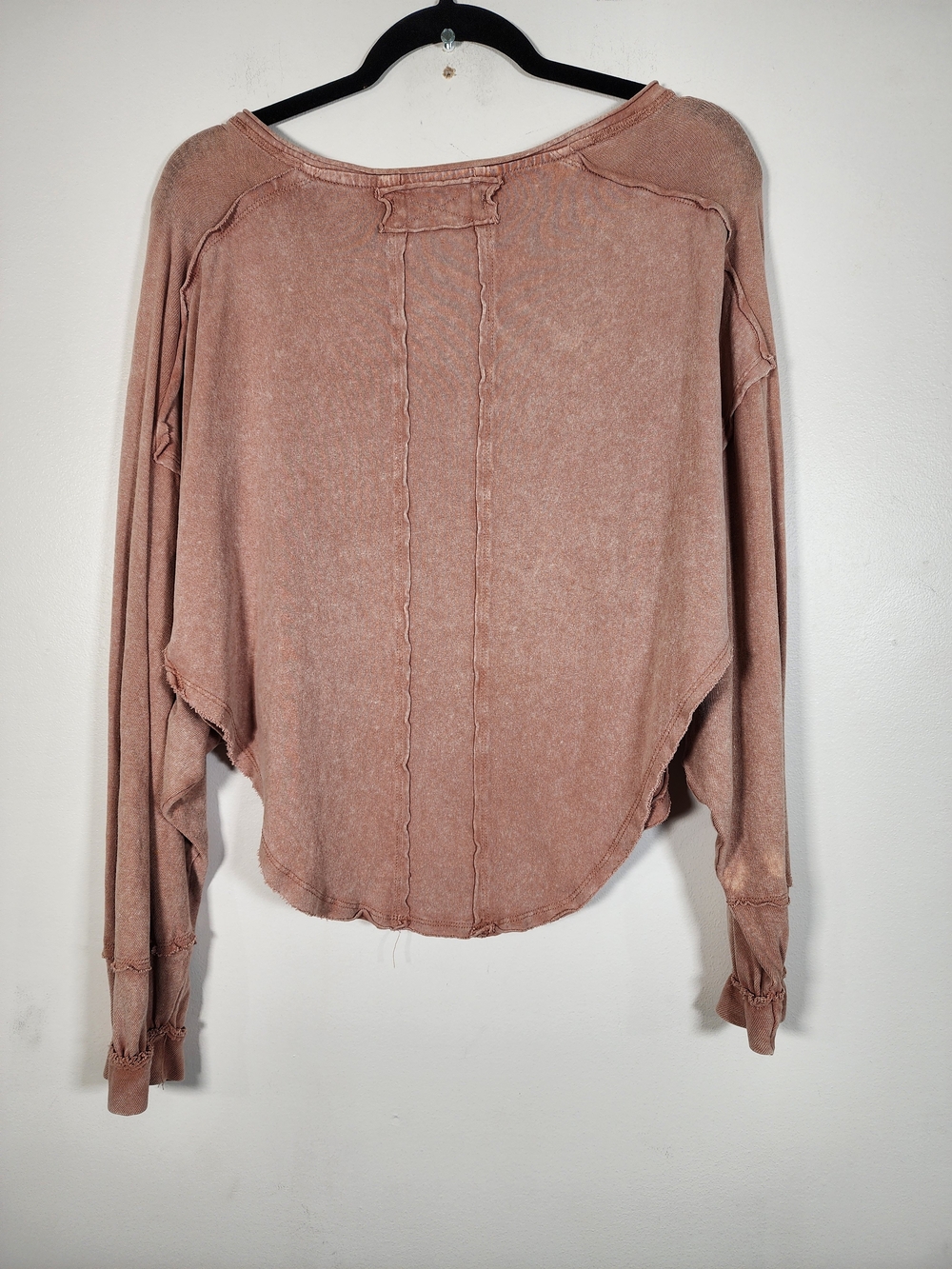 WE THE FREE Oversized Washed Mauve Long-Sleeve Henley Top - Picture 3 of 8